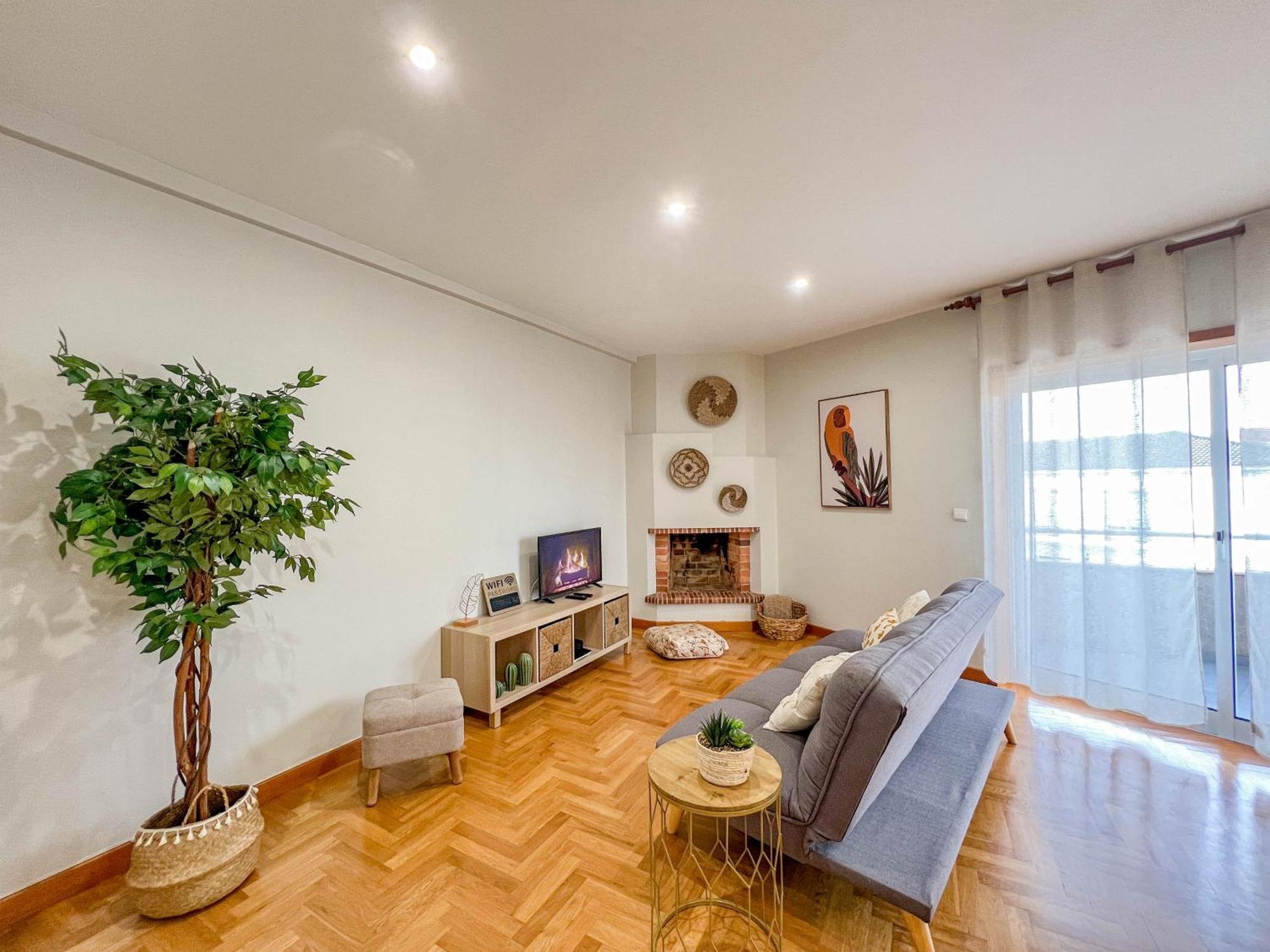Comfortable Apartment In Виана-ду-Каштелу Экстерьер фото